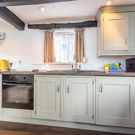 Valley Farm Holiday Cottages Аксминстер Номер фото