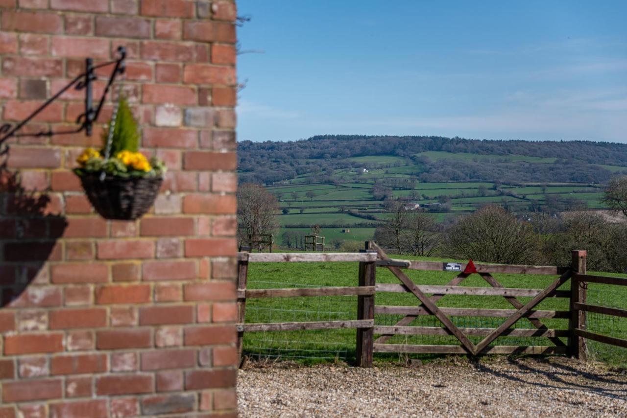 Valley Farm Holiday Cottages Аксминстер Экстерьер фото